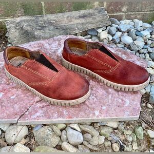 Born Sneakers Women’s Size 6.5 Berua Burnt Sienna Terracotta Leather Slip On